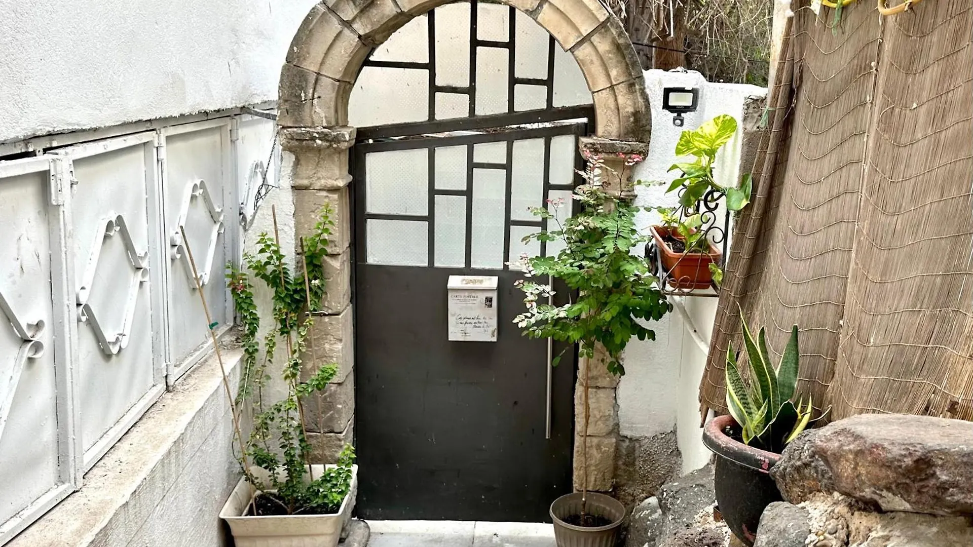Apartment With A Separate Entrance And A Large Courtyard Haifa