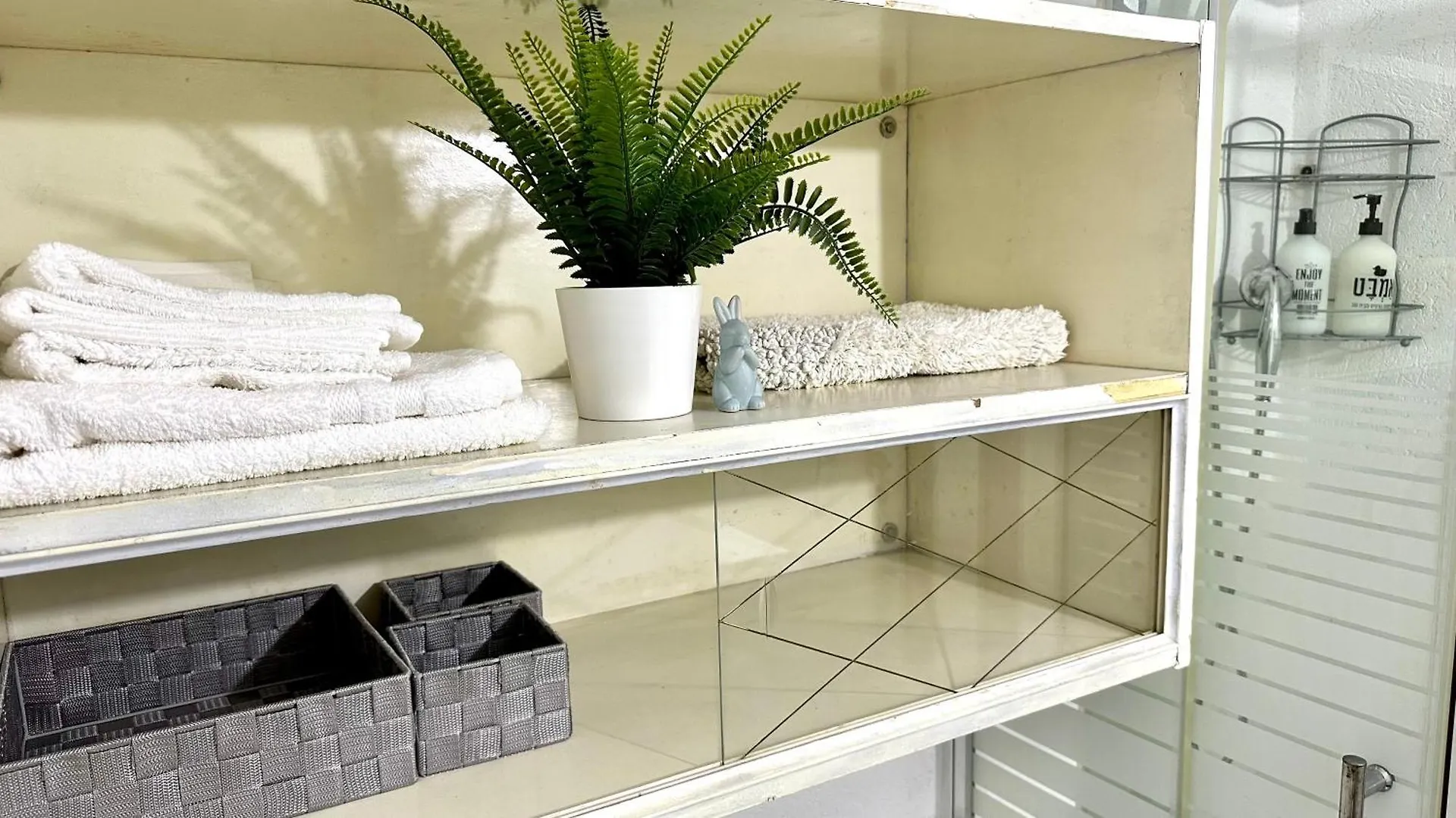 Apartment With A Separate Entrance And A Large Courtyard Haifa
